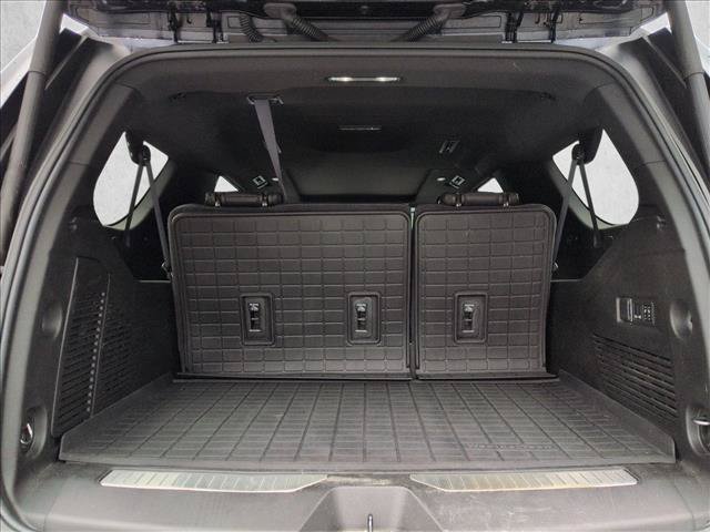 Used 2024 GMC Yukon XL Denali AWD/4WD image 6