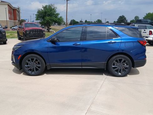 Used 2023 Chevrolet Equinox RS w/ RS Leather Package FWD image 3