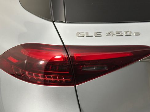 Used 2025 Mercedes-Benz GLE 450e 4MATIC image 27