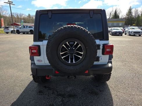 Used 2024 Jeep Wrangler Unlimited Rubicon w/ XTREMEE 35" Tire Package image 28