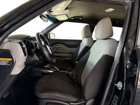 Used 2018 Kia Soul FWD image 10