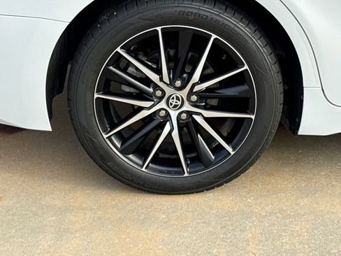 Used 2022 Toyota Camry SE FWD image 9