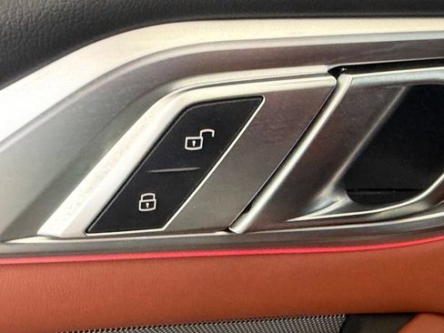 Used 2023 BMW M4 xDrive Competition AWD/4WD image 38