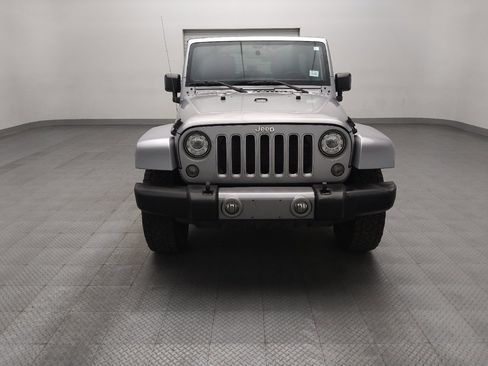 Used 2018 Jeep Wrangler Unlimited Sahara w/ Connectivity Group AWD/4WD image 14