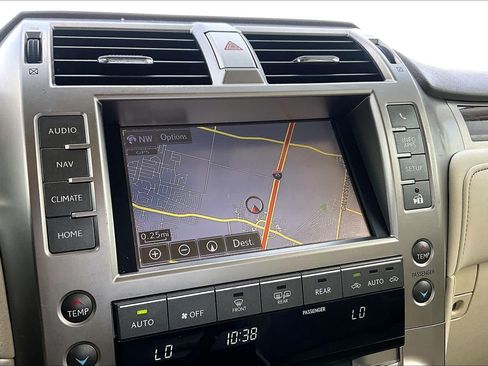 Used 2018 Lexus GX 460 Luxury w/ Preferred Accessory Package AWD/4WD image 34