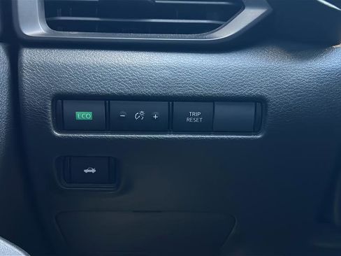 Used 2024 Nissan Sentra S image 28