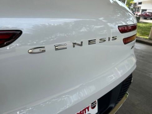Used 2025 Genesis GV70 2.5T AWD/4WD image 18