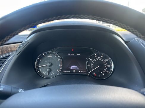 Used 2023 INFINITI QX80 Premium Select w/ All-Season Package image 9