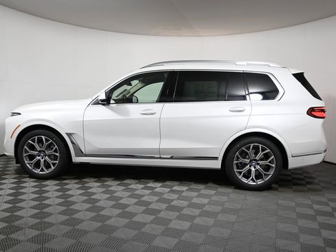 New 2026 BMW X7 xDrive40i image 2