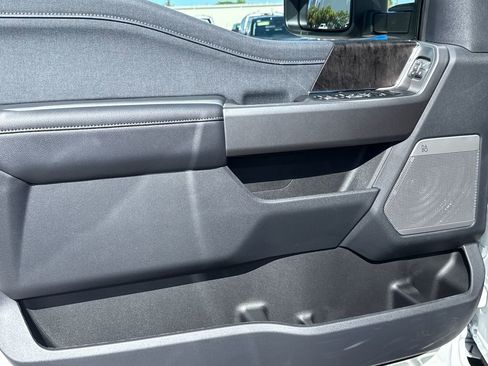 New 2026 Ford F250 Lariat w/ Black Appearance Package image 21