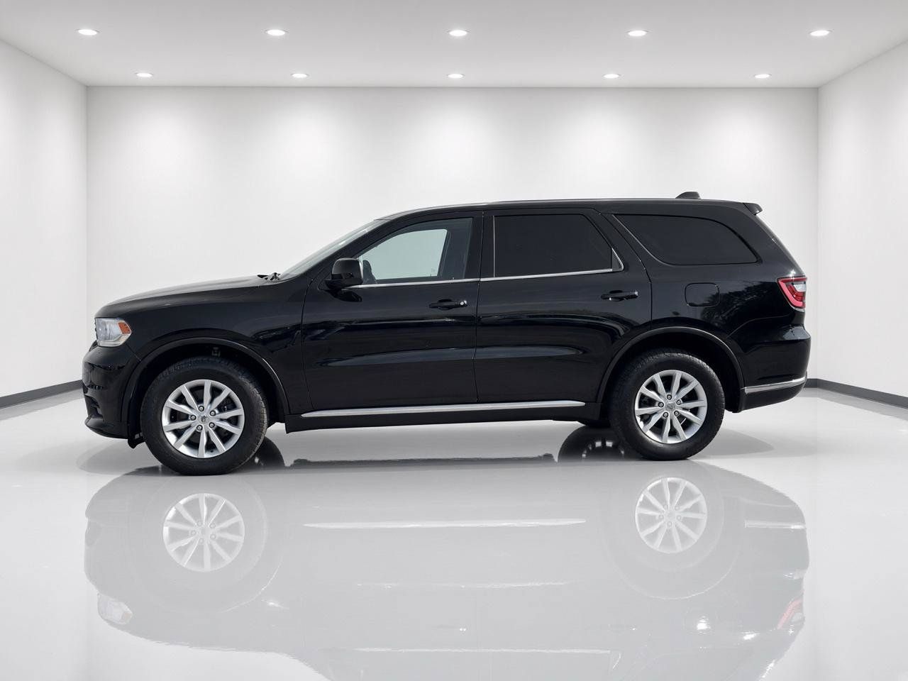 Used 2019 Dodge Durango AWD w/ Trailer Tow Group IV image 2