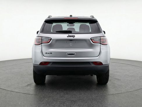 Used 2025 Jeep Compass Trailhawk image 7