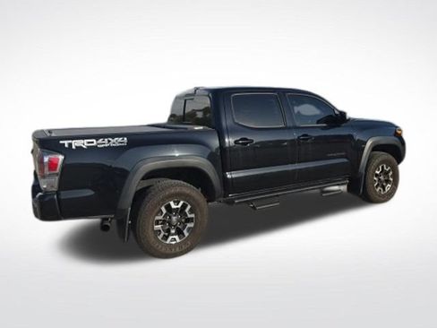 Used 2021 Toyota Tacoma TRD Off-Road w/ TRD Premium Off Road Package AWD/4WD image 3