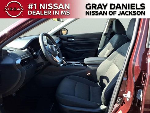 Used 2024 Nissan Altima 2.5 SV FWD image 22