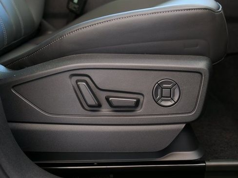 New 2025 Audi Q5 Premium Plus image 17