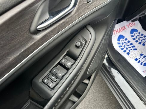 Used 2022 Jeep Grand Cherokee Limited 4xe image 15