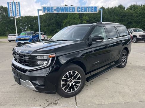 Used 2025 Ford Expedition Platinum AWD/4WD image 2