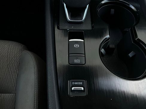 Used 2025 Nissan Rogue SV image 23