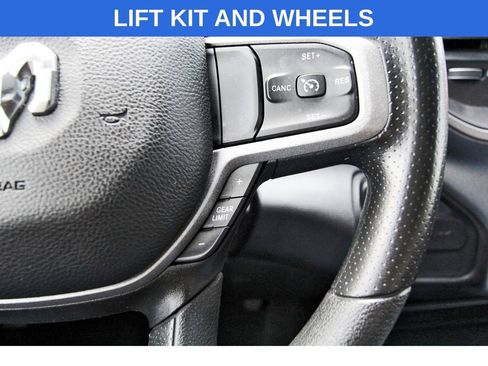 Used 2024 RAM 2500 Tradesman w/ Chrome Appearance Group AWD/4WD image 16