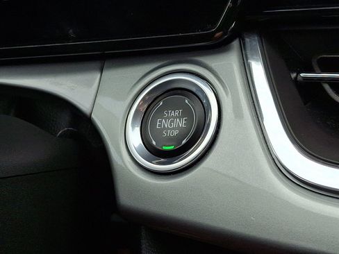 Used 2025 Chevrolet Trax LT FWD image 22