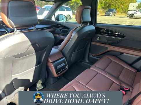 New 2026 Lincoln Nautilus Reserve w/ Jet Appearance Package image 24
