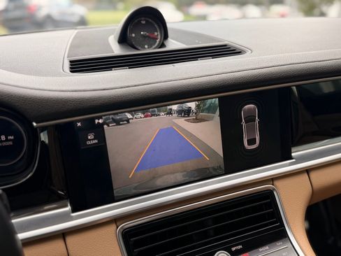 Used 2018 Porsche Panamera image 46