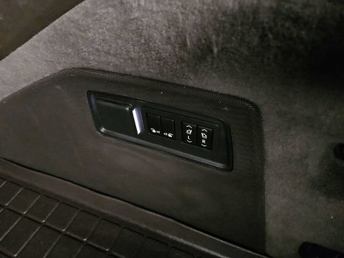Used 2022 Cadillac Escalade ESV Premium Luxury AWD/4WD image 33
