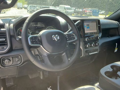 New 2025 RAM 3500 Tradesman image 17