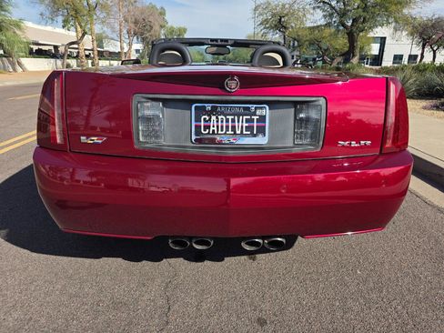Used 2007 Cadillac XLR V image 17