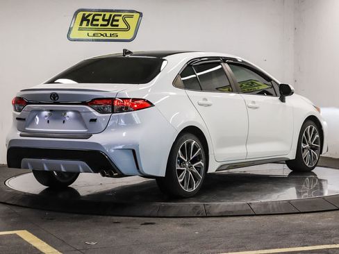 Used 2022 Toyota Corolla SE w/ Carpet Mat Package (TMS) FWD image 4