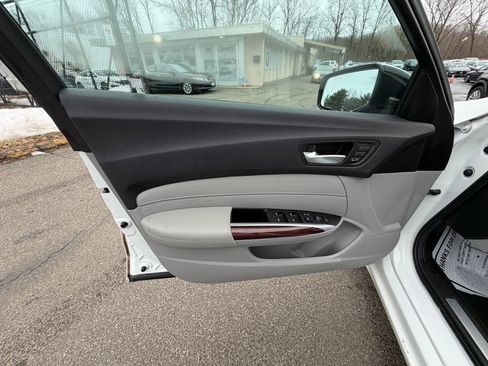 Used 2016 Acura TLX image 11