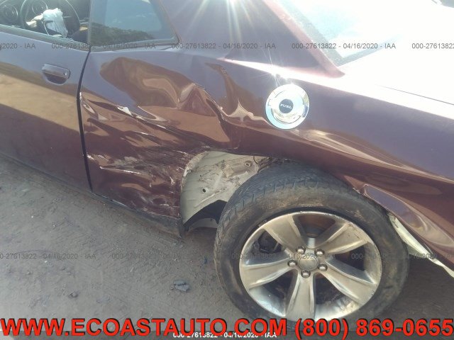 Used 2015 Dodge Challenger SXT RWD image 5