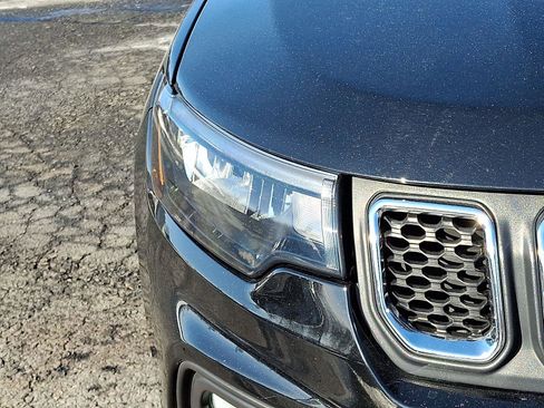 Used 2023 Jeep Compass Latitude image 9