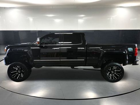 Used 2019 GMC Sierra 2500 Denali w/ Duramax Plus Package image 11