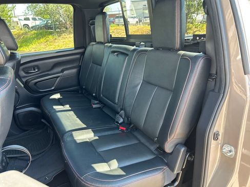Used 2021 Nissan Titan PRO-4X w/ Pro-4x Convenience Package AWD/4WD image 18