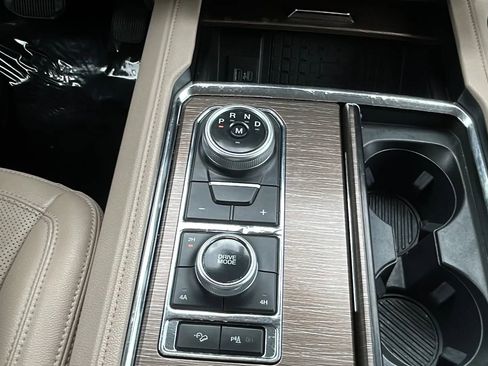 Used 2023 Ford Expedition Limited image 29