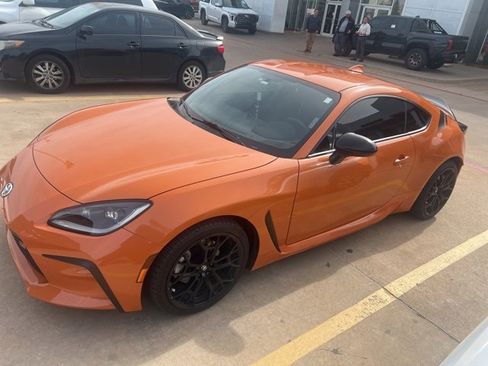 Used 2023 Toyota GR86 10th Anniversary SE image 1