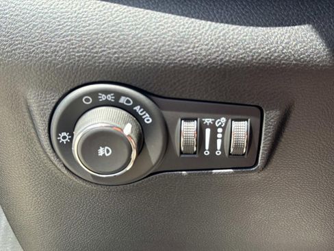 New 2026 Jeep Compass Latitude image 20