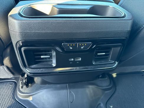 Used 2025 GMC Sierra 2500 AT4 image 19