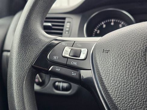 Used 2015 Volkswagen Jetta S image 31