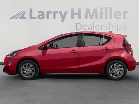 Used 2016 Toyota Prius C Four image 3