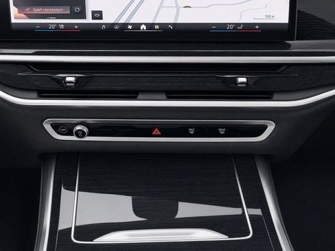 Certified 2024 BMW X7 xDrive40i w/ M Sport Package AWD/4WD image 27