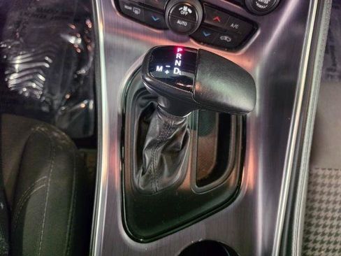 Used 2018 Dodge Challenger SXT RWD image 19