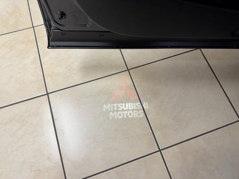 New 2026 Mitsubishi Outlander SE image 8