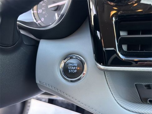 Certified 2022 Toyota Highlander Platinum image 15