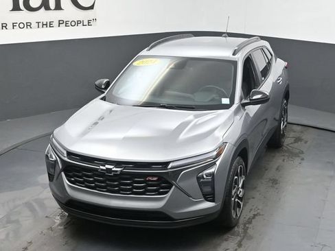 Used 2024 Chevrolet Trax RS w/ Driver Confidence Package FWD image 47