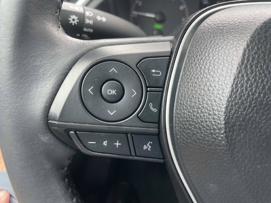 Used 2024 Toyota Corolla Cross AWD Hybrid w/ Moonroof Package image 32