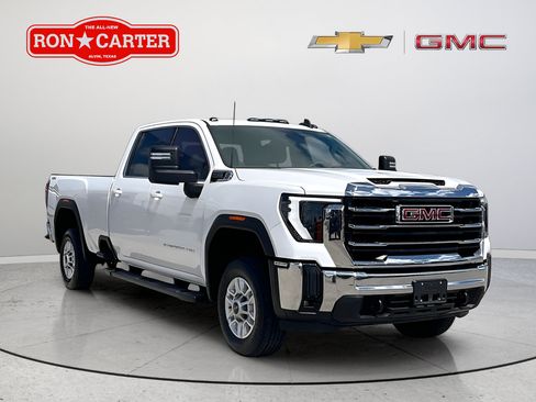 Used 2024 GMC Sierra 2500 SLE w/ SLE Value Package; AWD/4WD image 1