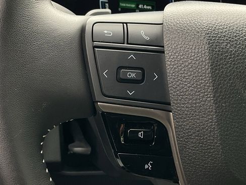 Used 2025 Toyota Camry SE image 22