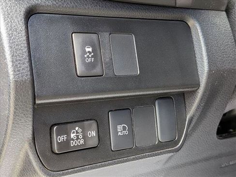 Used 2022 Toyota Tacoma SR5 w/ Technology Package image 11